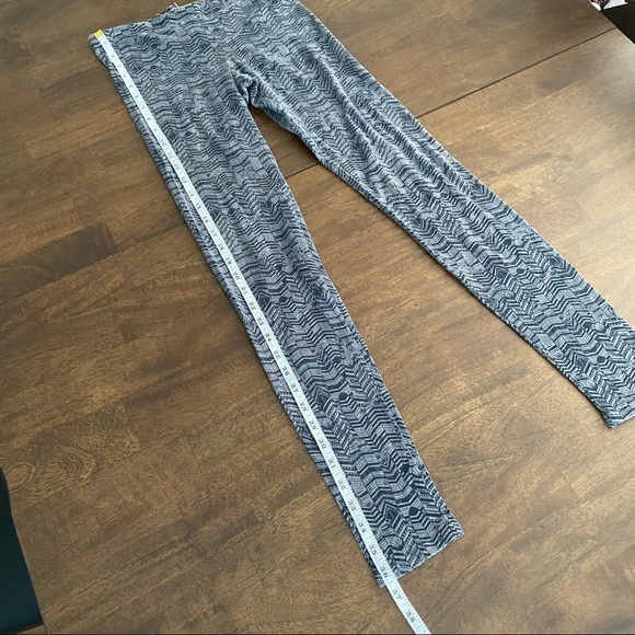 Printed Leggings Gray and Black - Picture 5 of 9